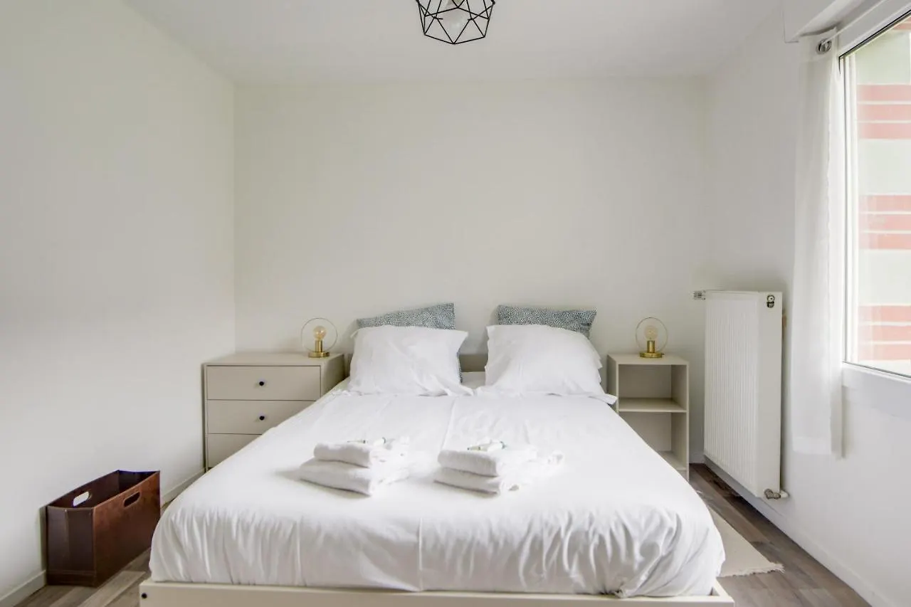 Cozy Apartment With Parking Space And Garden - Welkeys La Madeleine  France